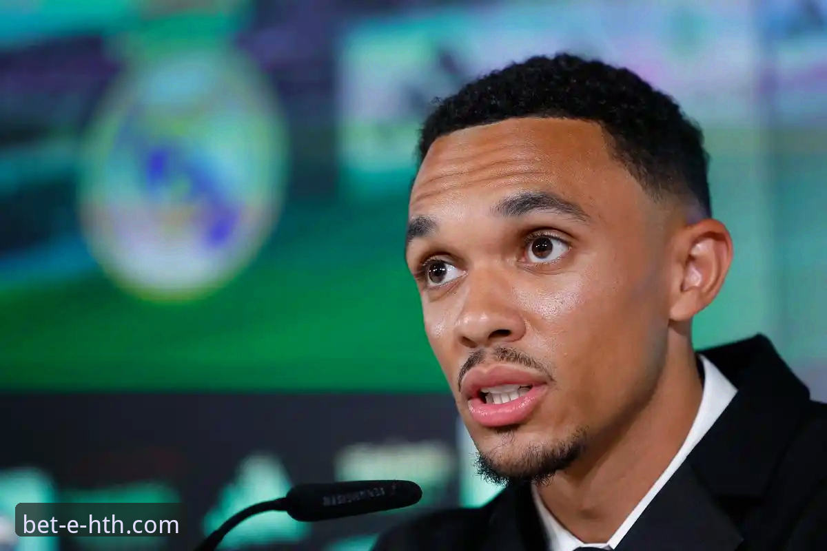 皇马球星阿诺德训练场外小插曲引热议，体育平台即时资讯传递最新动态